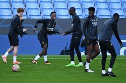 开云体育官网-国际足球大赛盛大开启，球员备战