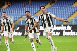 开云下载-包含尤文碾压巴萨，弗拉霍维奇制霸全场的词条