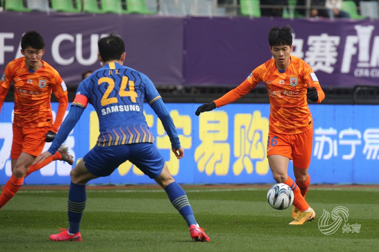 包含苏宁主场鏖战平局，与山东鲁能握手言和的词条