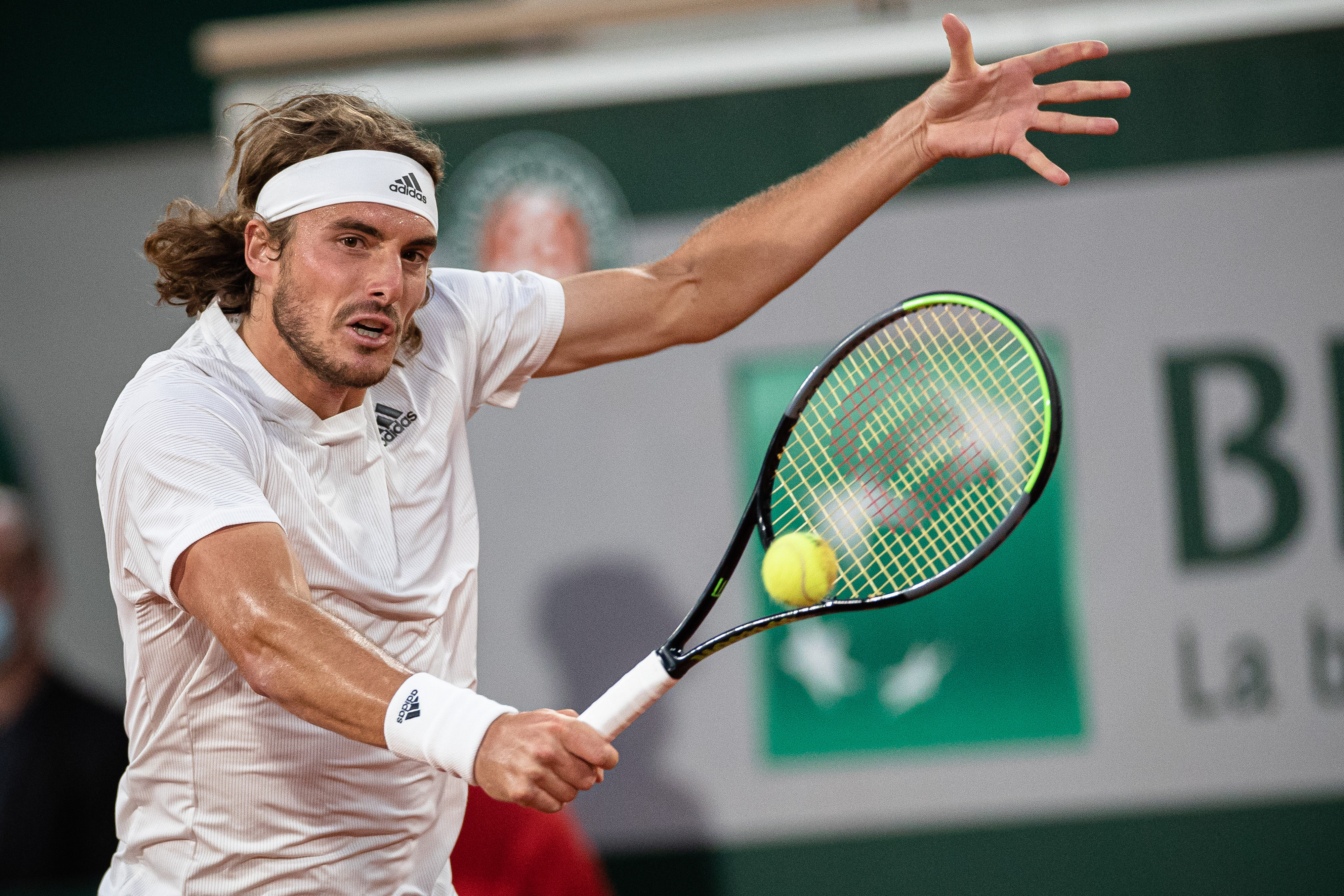 意大利网球队险胜美国网球队，西西帕斯制霸全场的简单介绍