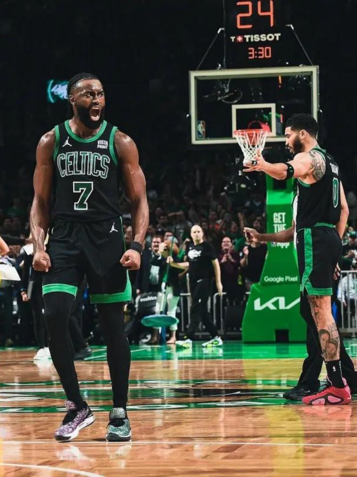 独行侠鏖战掘金，霍勒迪关键制胜的简单介绍